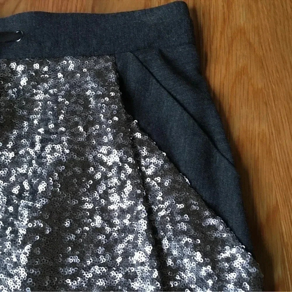 Ann Taylor Gray and Pewter Tone Sequin Pull On Skirt with Pockets Size Small S - Picture 5 of 5